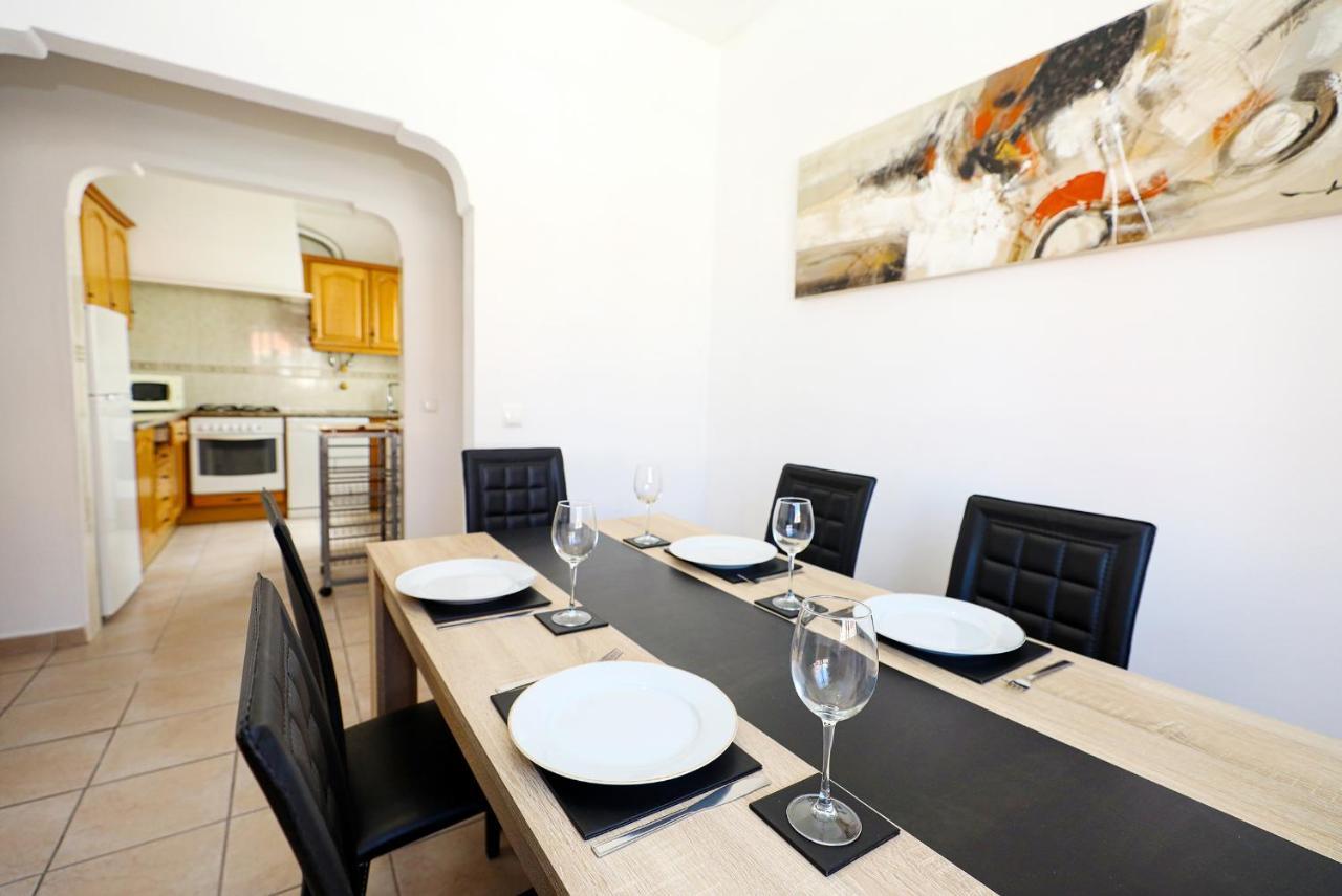 B63 - Corner Street Historic Center Apartment In ลากอส ภายนอก รูปภาพ